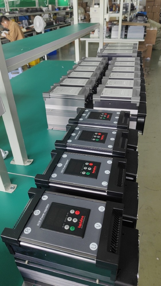 为什么电力调整器的保险丝容易被烧？