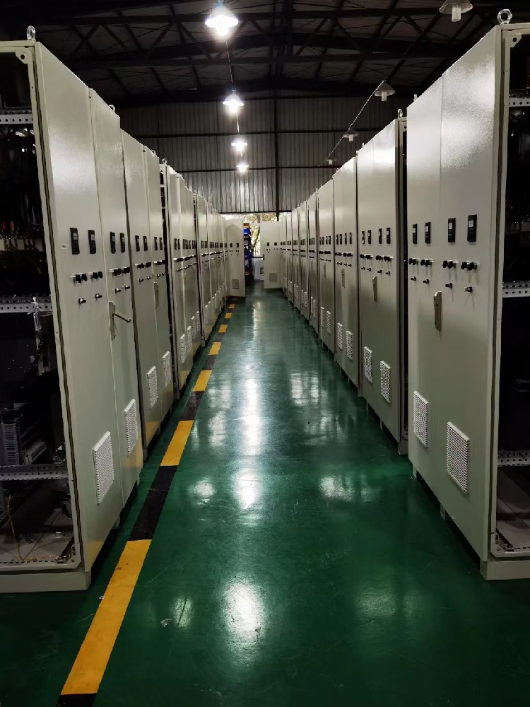 若何对电力调整器进行定期守护和机能检测？