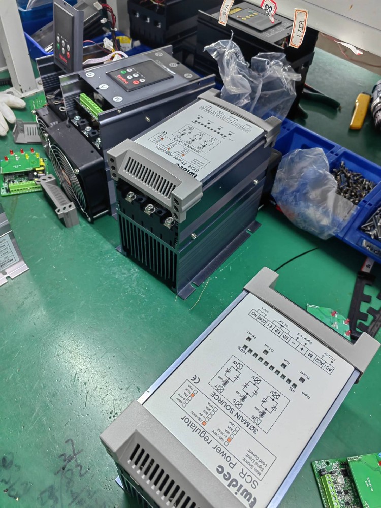 若何确定电力调整器触发？榈墓收系匚？