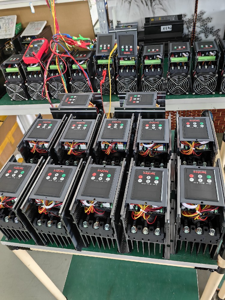 冬季环境温度过低，电力调整器启动难题，有什么有效的预热步骤或措施？