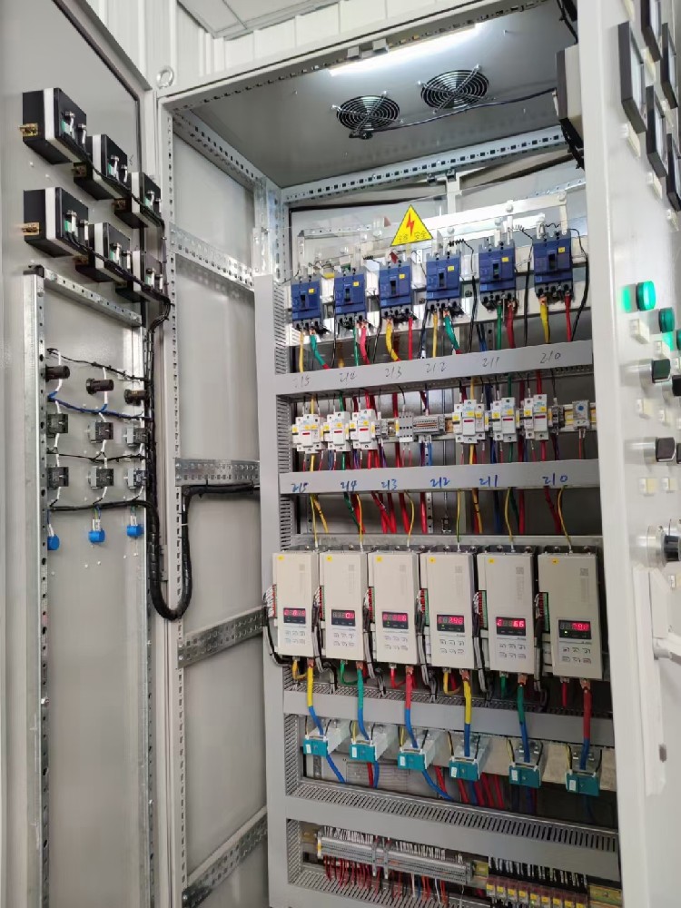 揭秘工业温控黑科技：若何实现设备 0 误差精准运行？