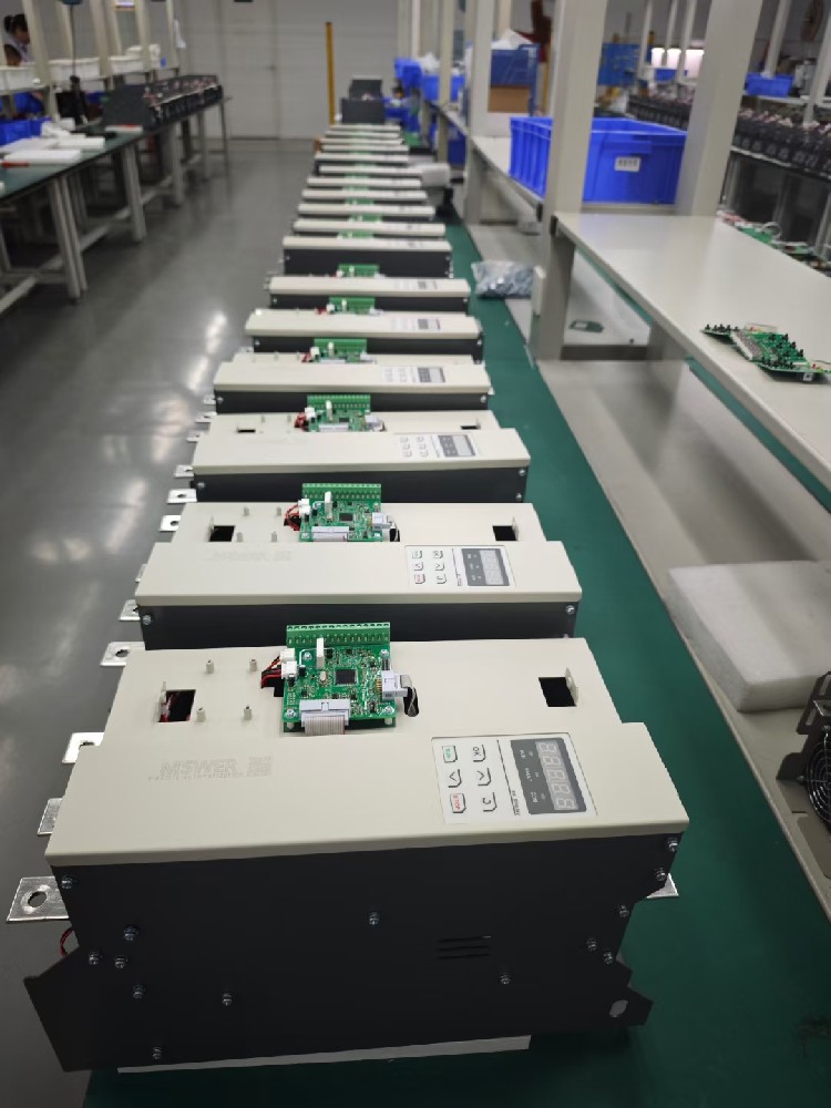 测温 VS 控温：工业温控领域的 “双生花”，谁更沉要？